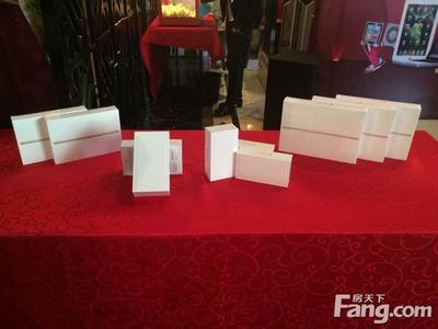 中奧瓏郡“蘋果0元拍賣會(huì)”1月1日火熱啟動(dòng)！物品拍賣引爆新年熱潮